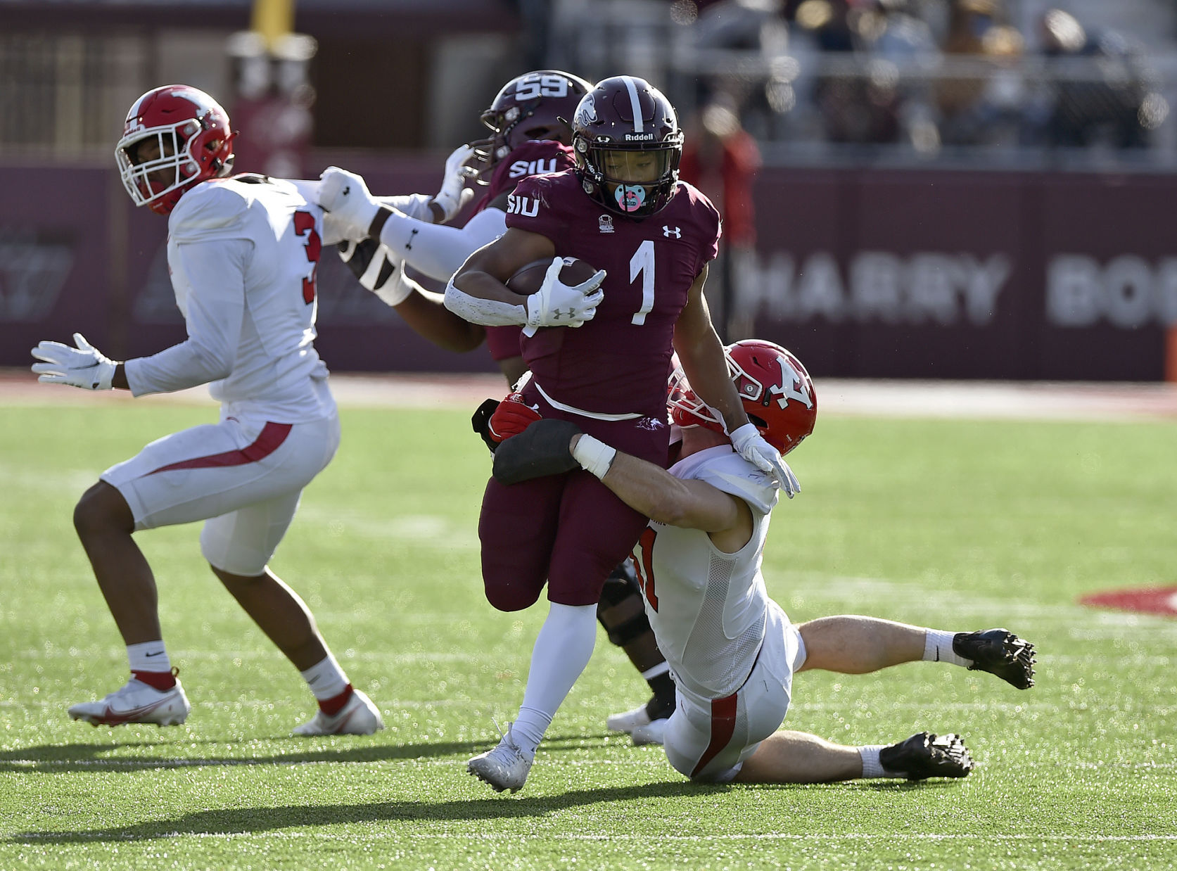 112121-spt-siu-fb-09.jpg